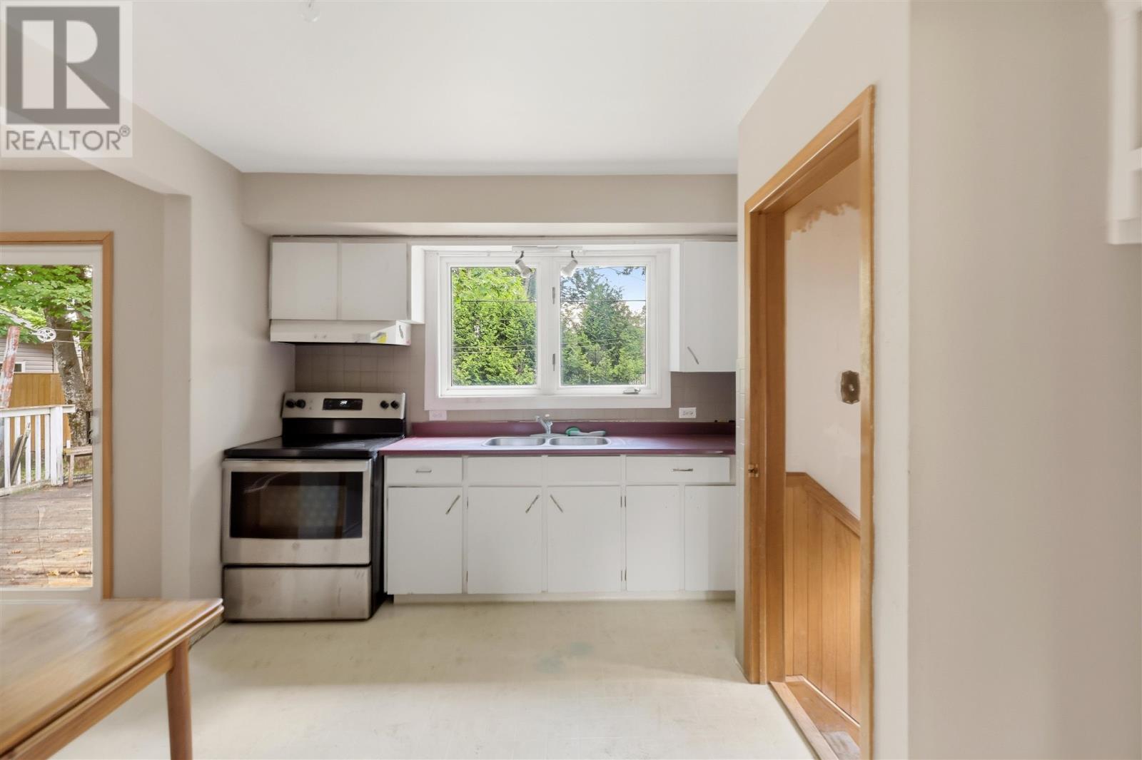 27 Northwood ST - 6