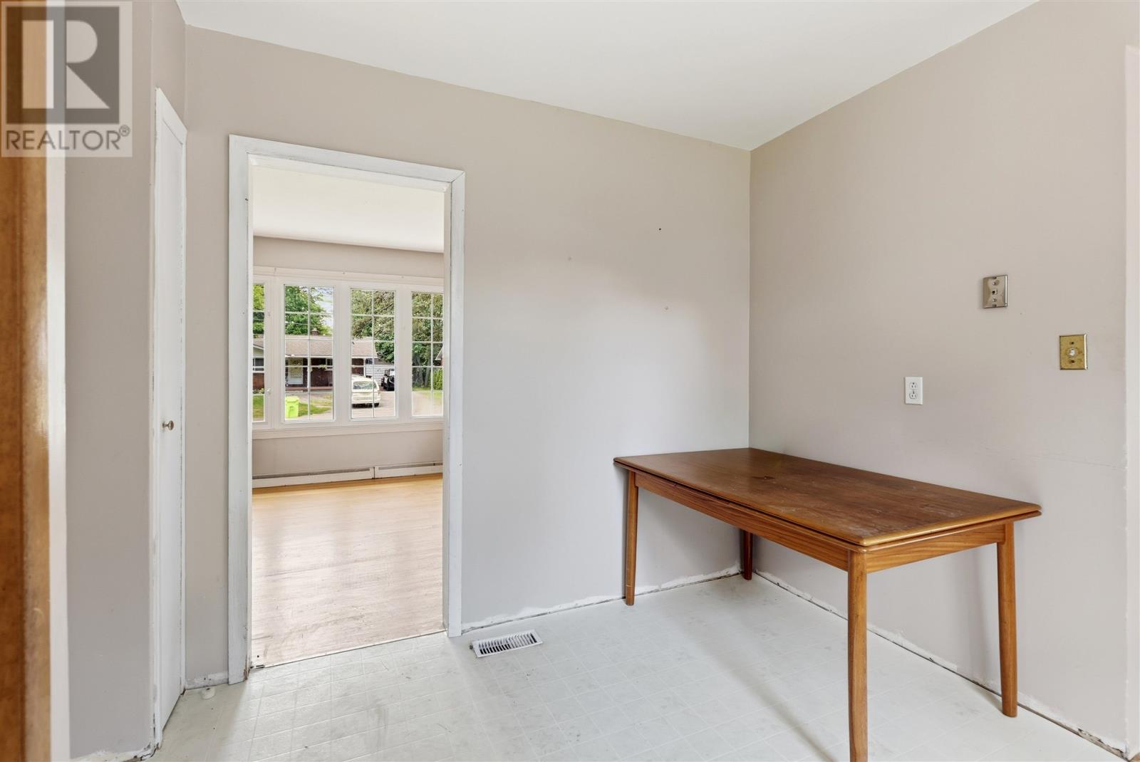27 Northwood ST - 8