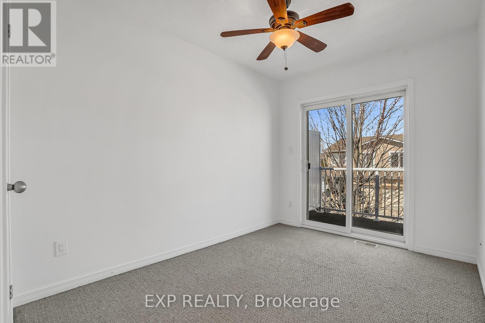 #6 75 PRINCE WILLIAM WAY - 32