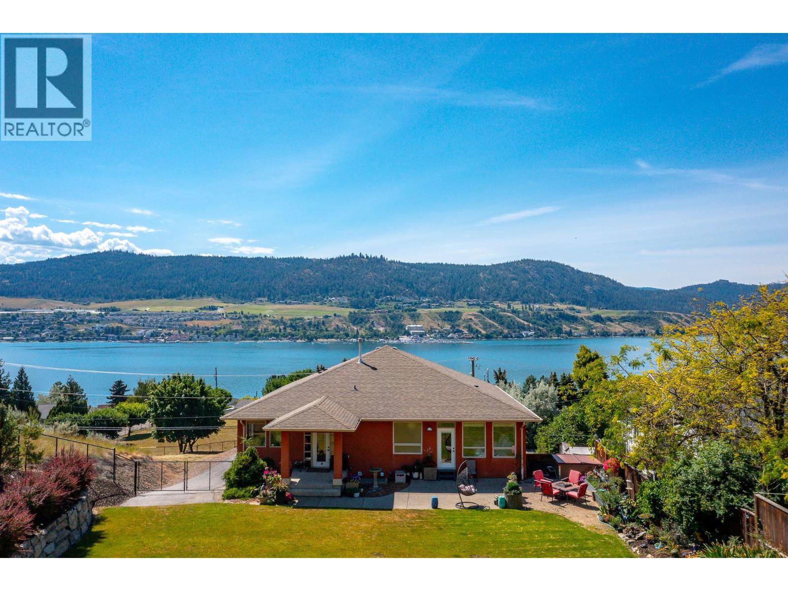 7551 Tronson Road, Vernon — photo 3