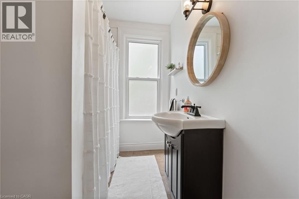30 DUNDAS Street - 15