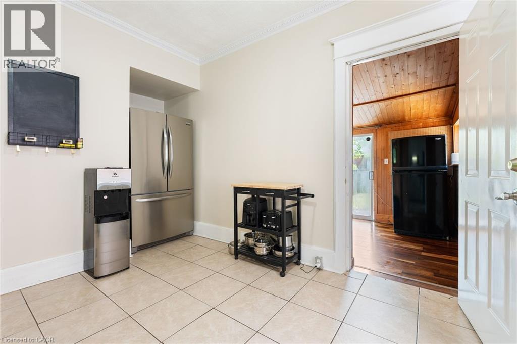 30 DUNDAS Street - 11