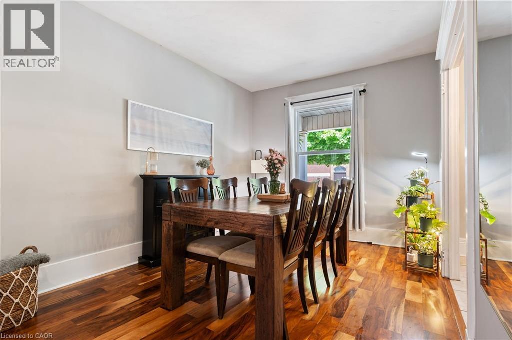 30 DUNDAS Street - 5