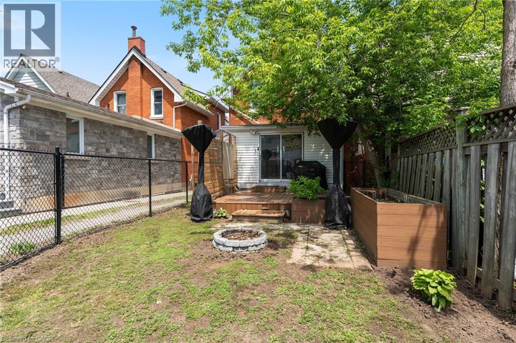 30 DUNDAS Street - 23