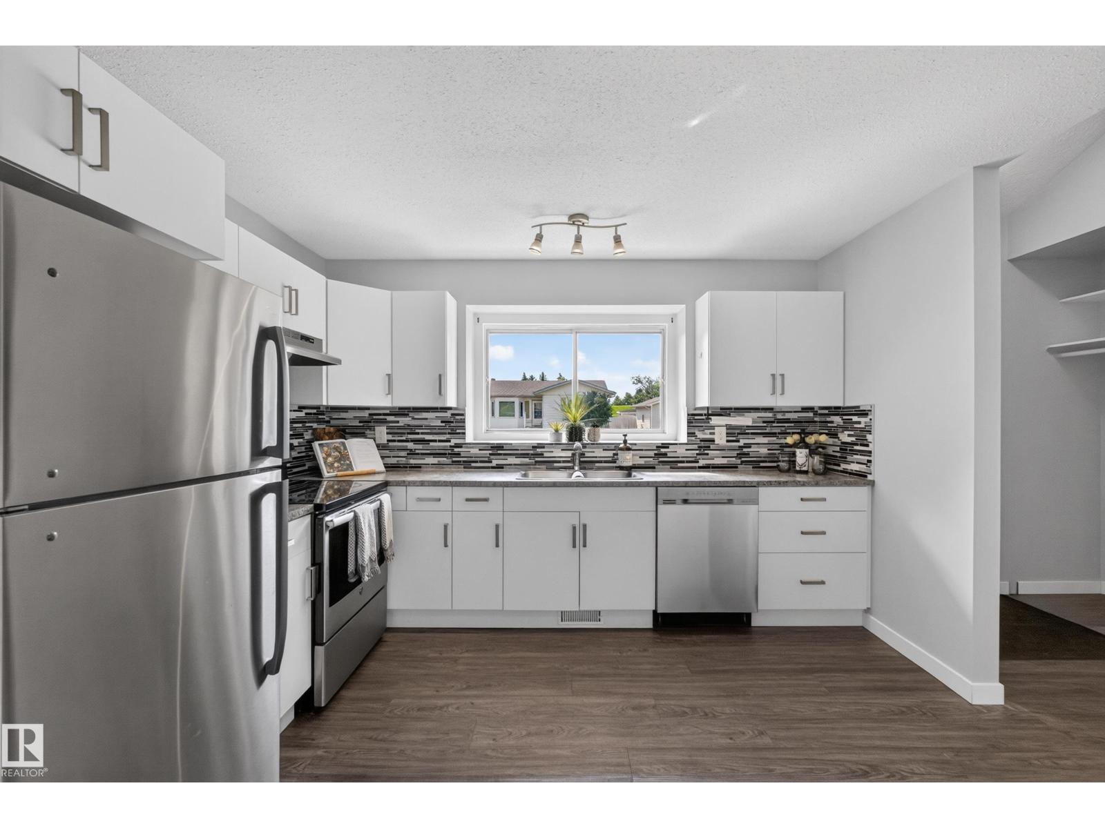 131 Cameron Crescent - 13