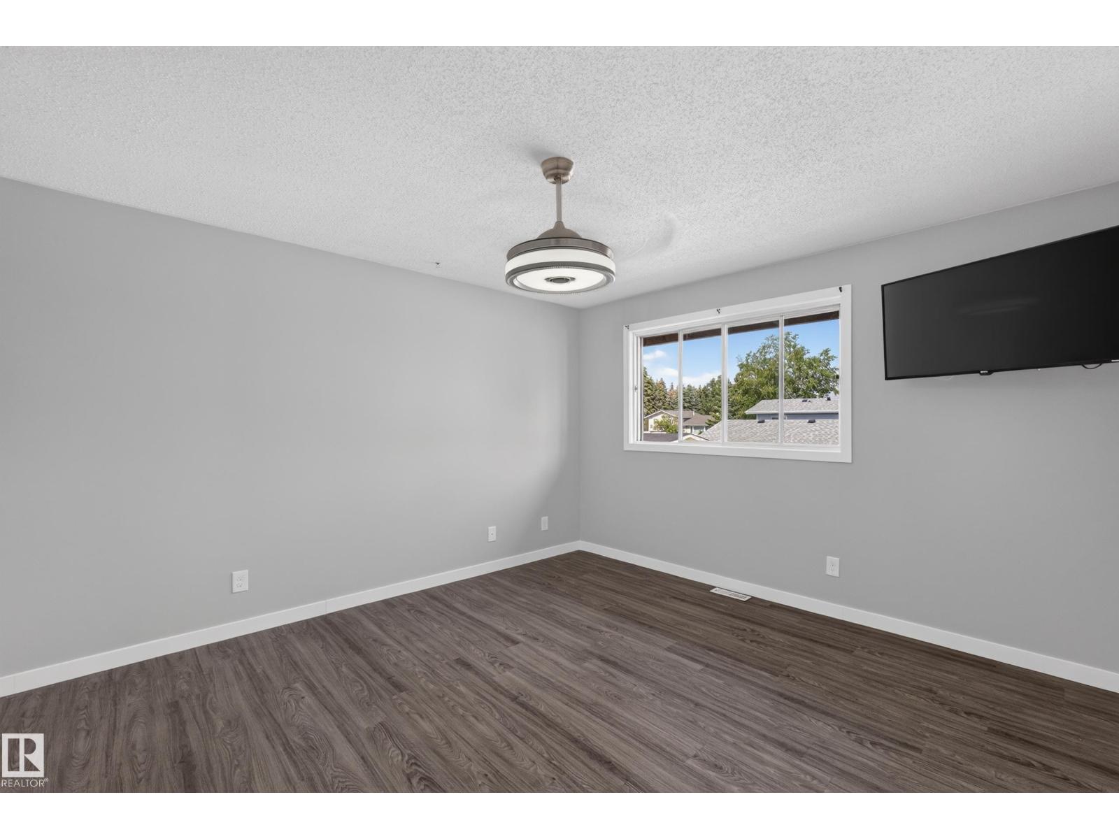 131 Cameron Crescent - 18