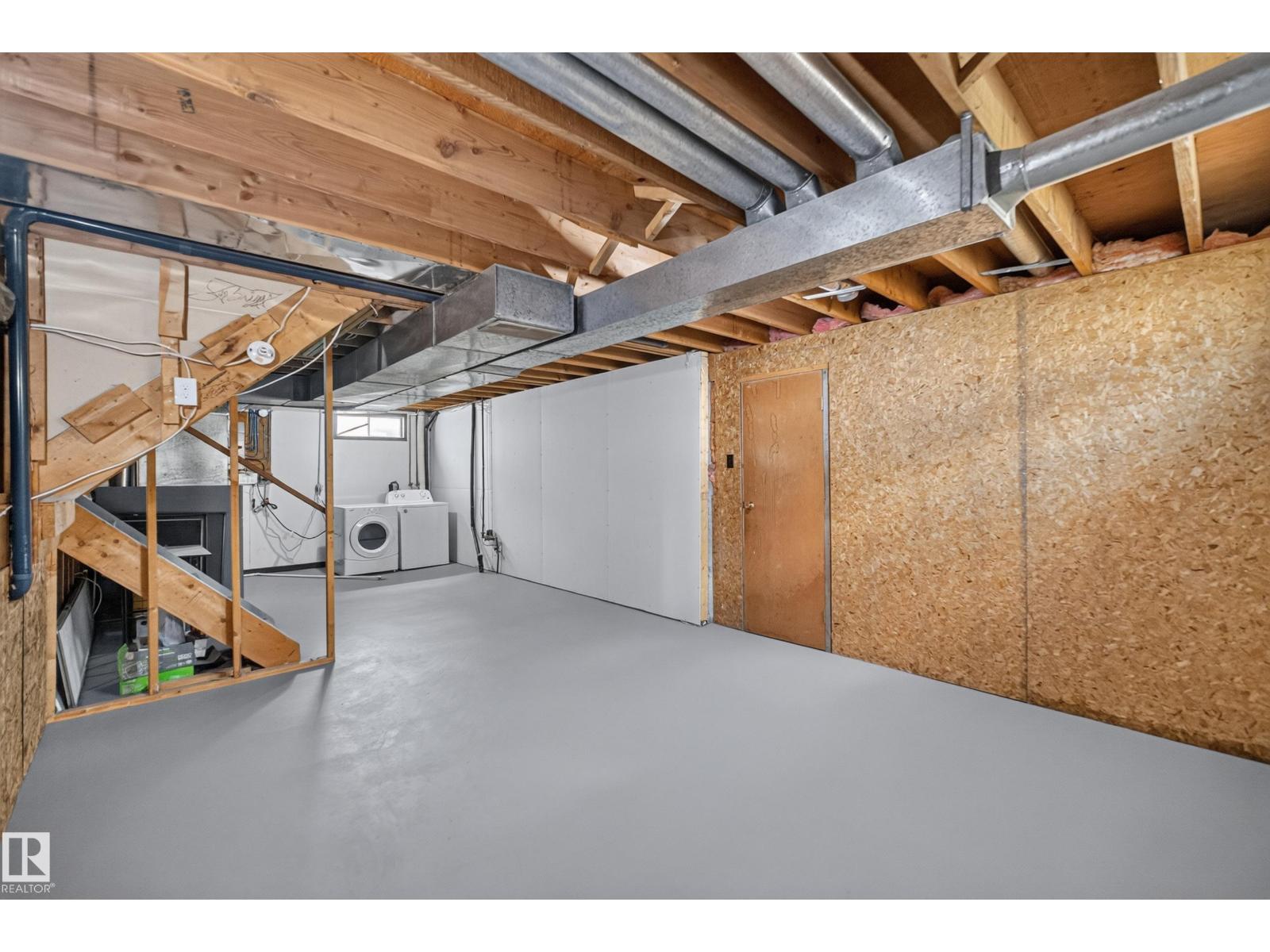 131 Cameron Crescent — photo 34