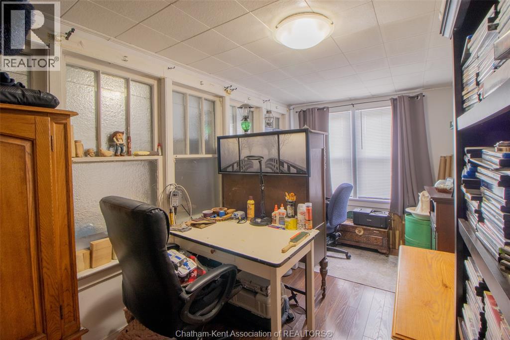 100 Taylor AVENUE - 14