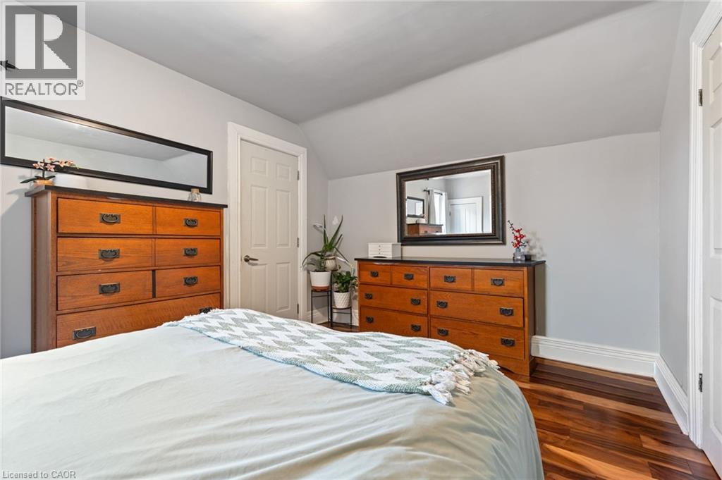 30 DUNDAS Street - 17