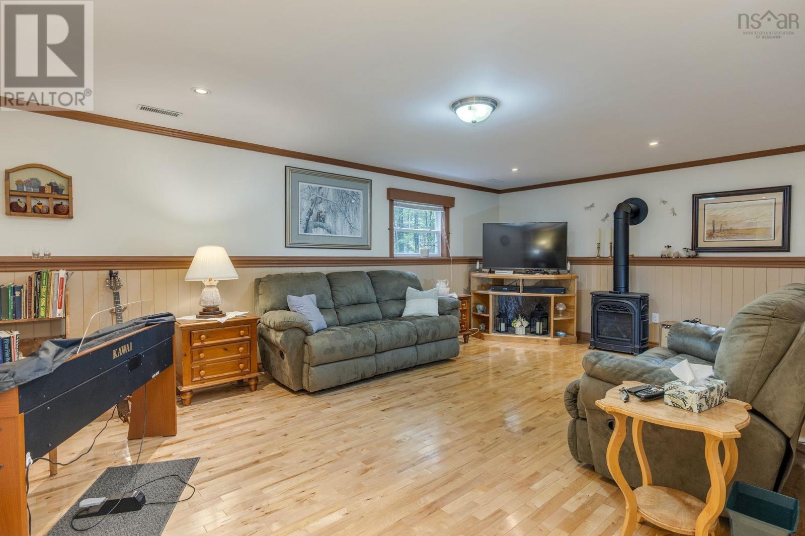 20 Willowdale Drive - 22