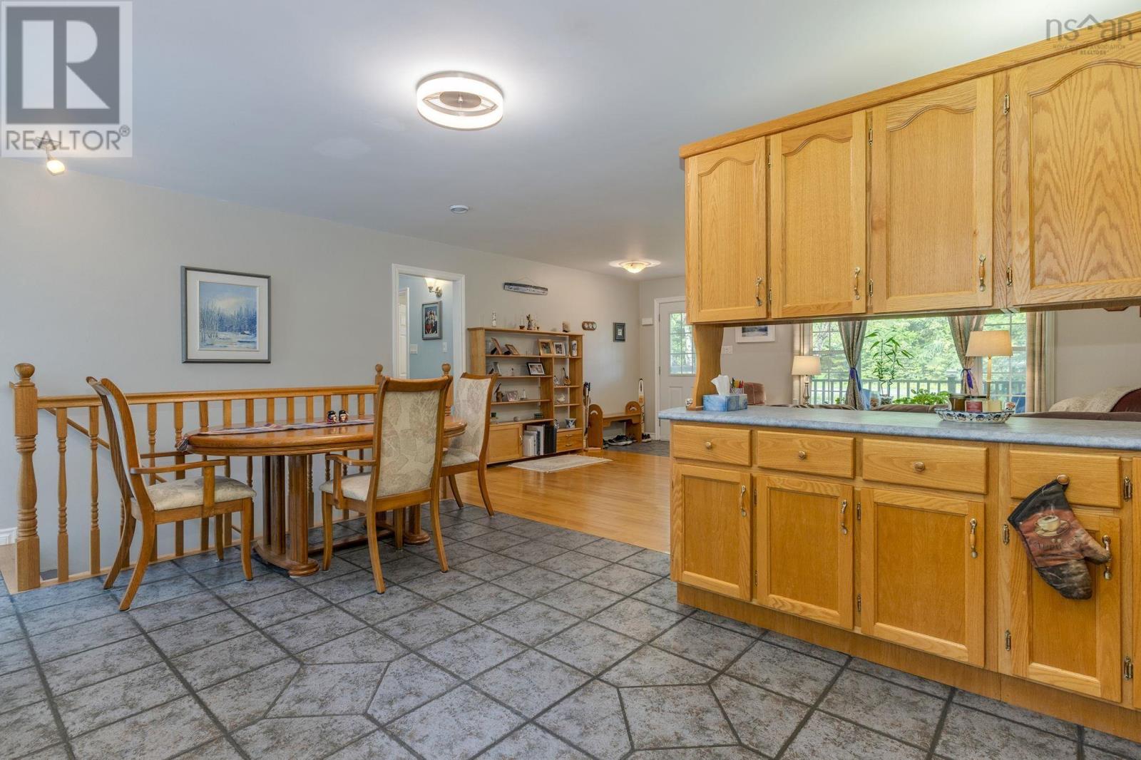 20 Willowdale Drive - 11