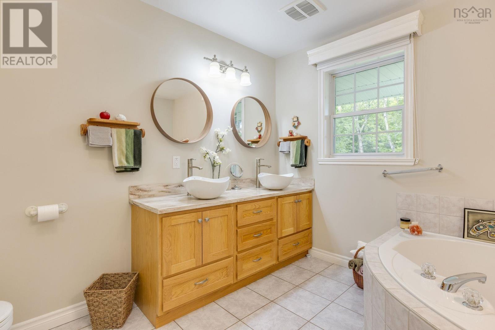 20 Willowdale Drive - 16