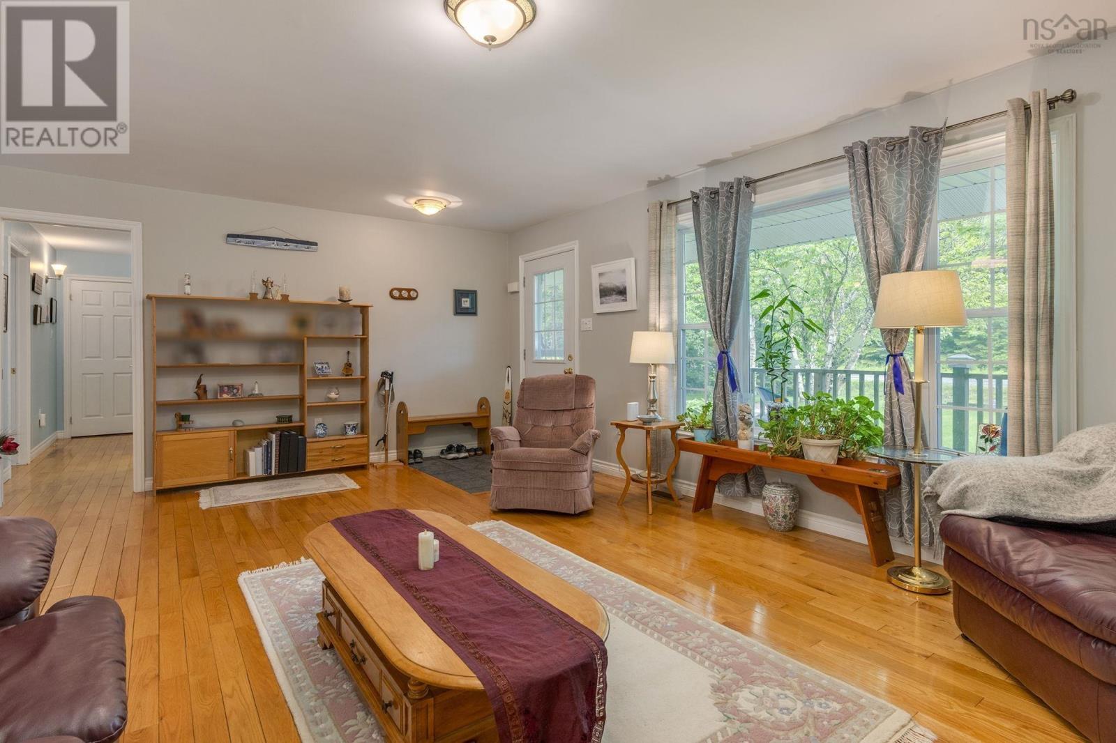 20 Willowdale Drive - 8