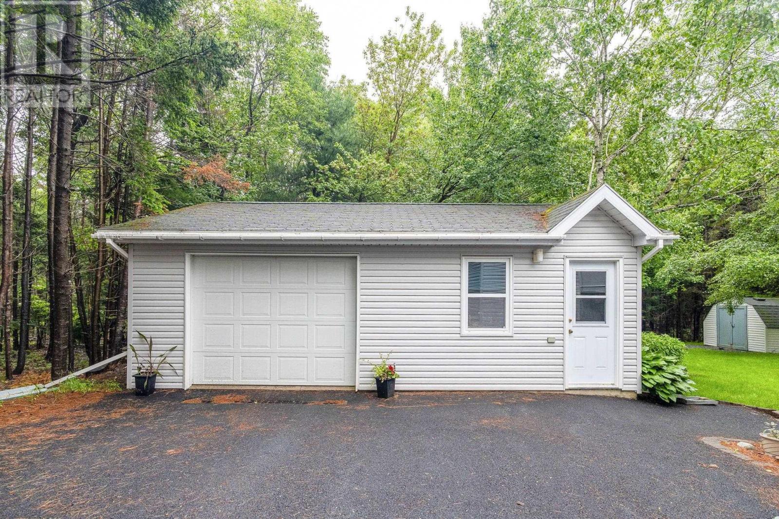 20 Willowdale Drive - 30