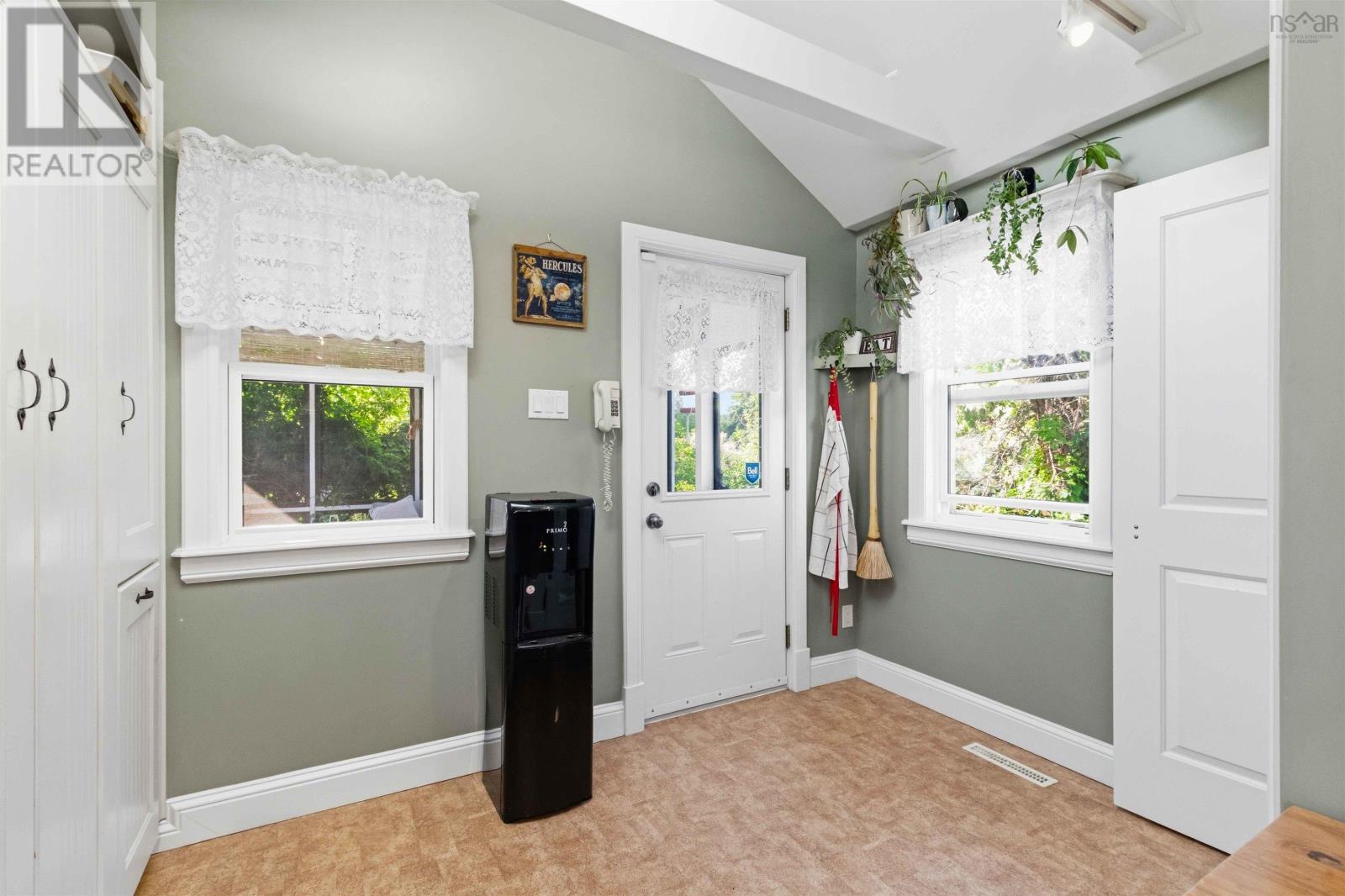 295 Kennedys Road - 33