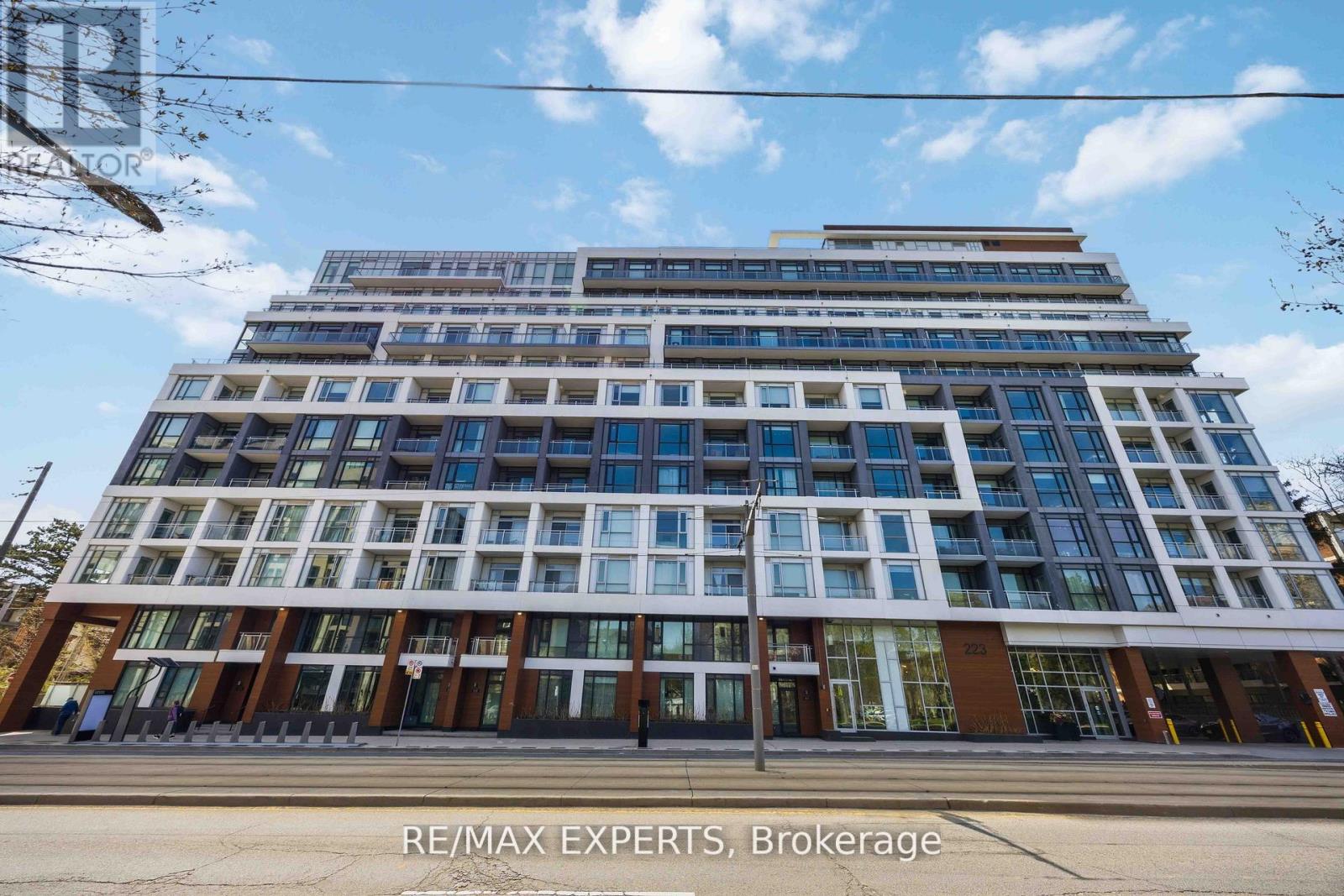 #1007 223 ST CLAIR AVENUE W - 35