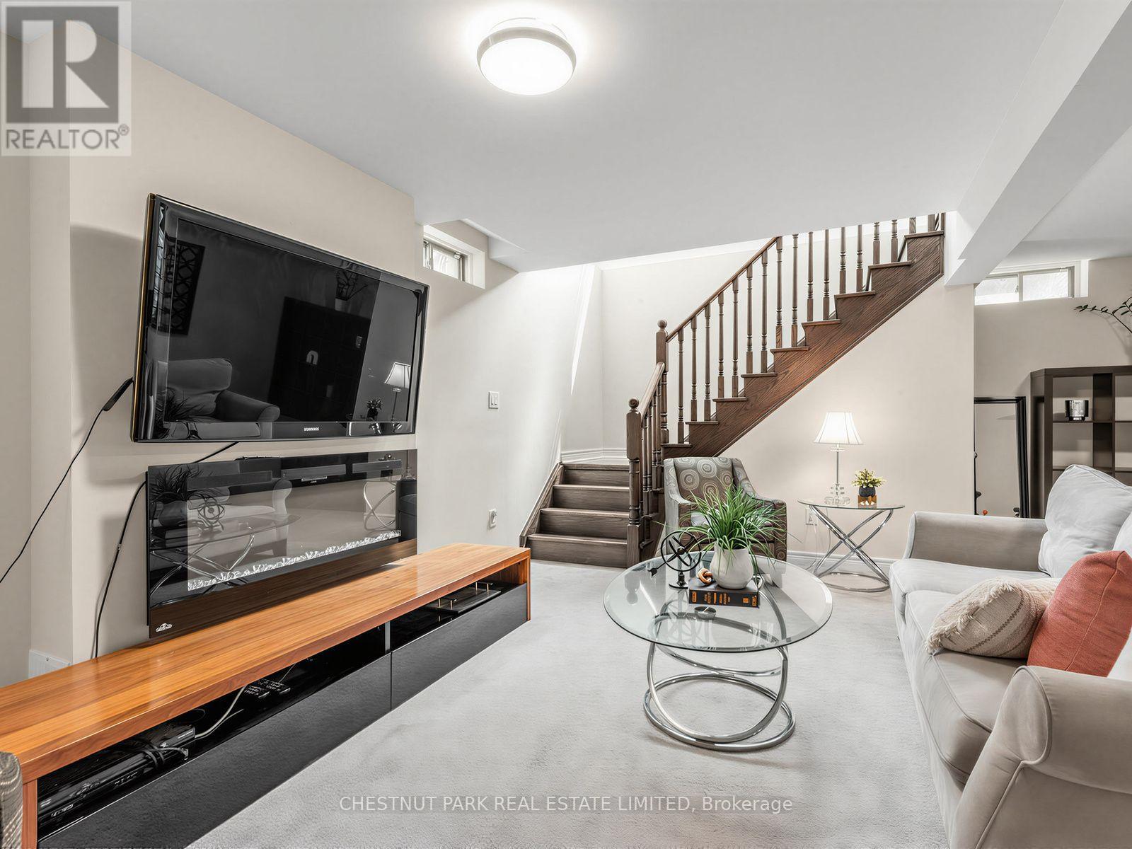 11 CONSTABLE STREET - 36