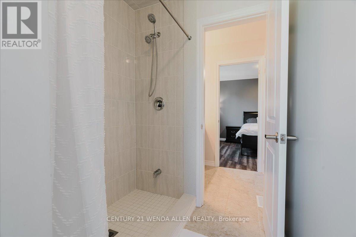 6 TIMBER DRIVE - 33