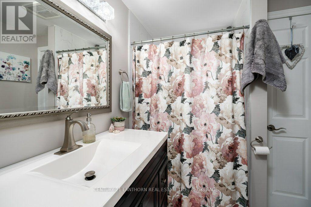 240 THOMAS STREET W - 20
