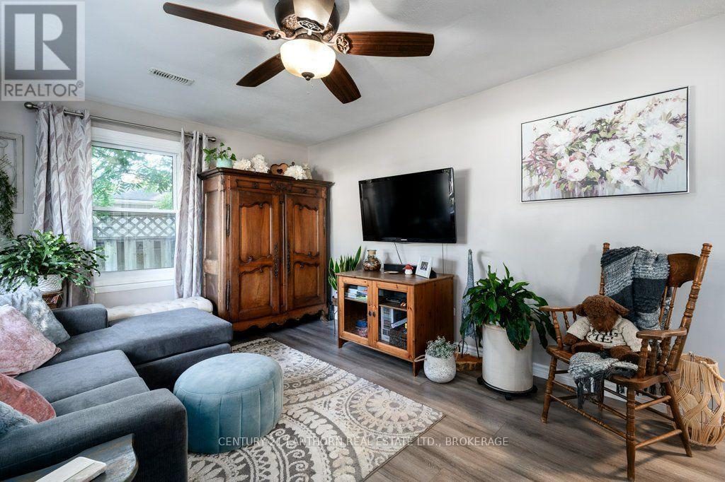 240 THOMAS STREET W - 11