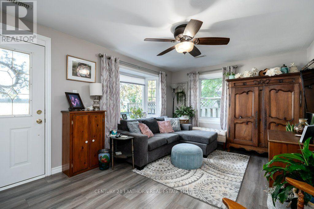 240 THOMAS STREET W - 10