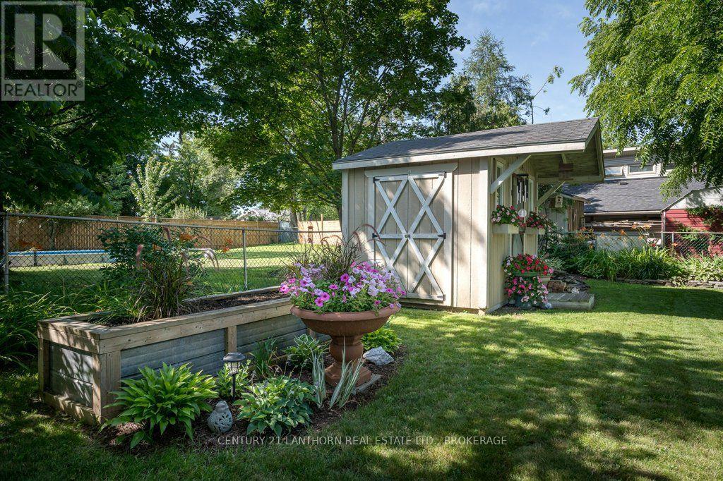 240 THOMAS STREET W - 28