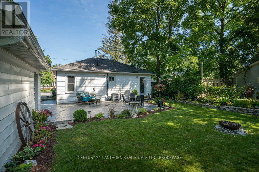 240 THOMAS STREET W - 31