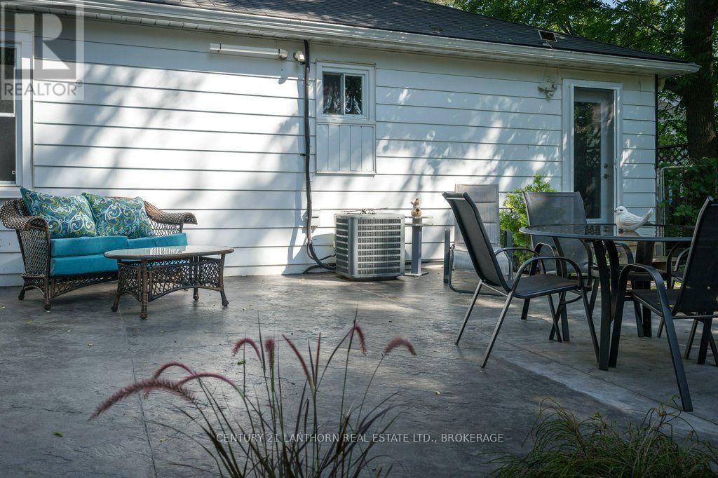 240 THOMAS STREET W - 37