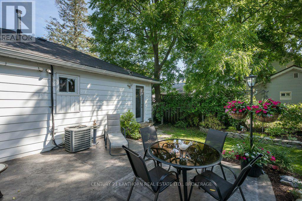 240 THOMAS STREET W - 38