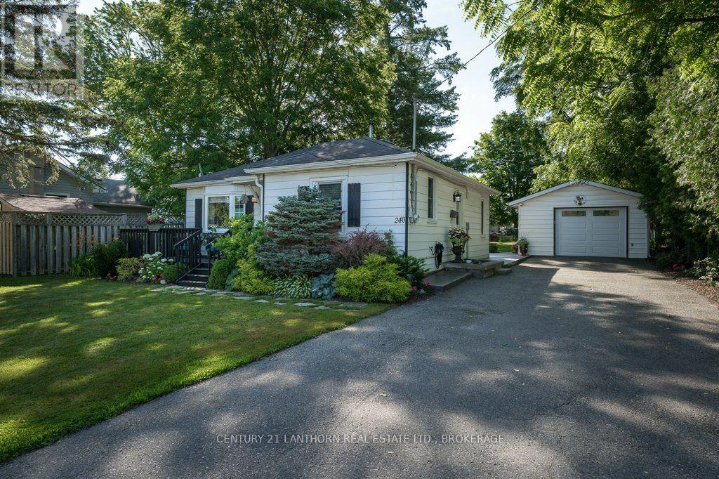 240 THOMAS STREET W - 6
