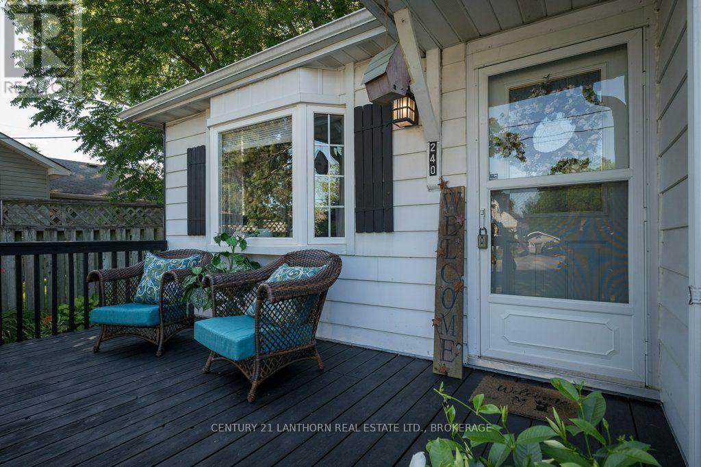 240 THOMAS STREET W - 7
