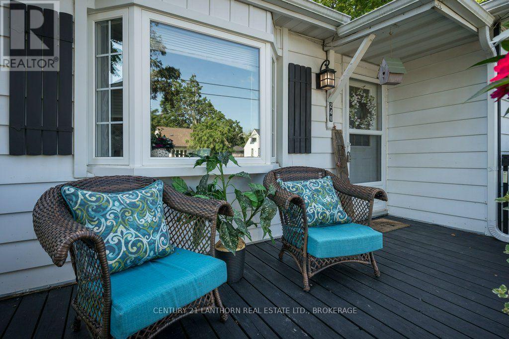 240 THOMAS STREET W - 8