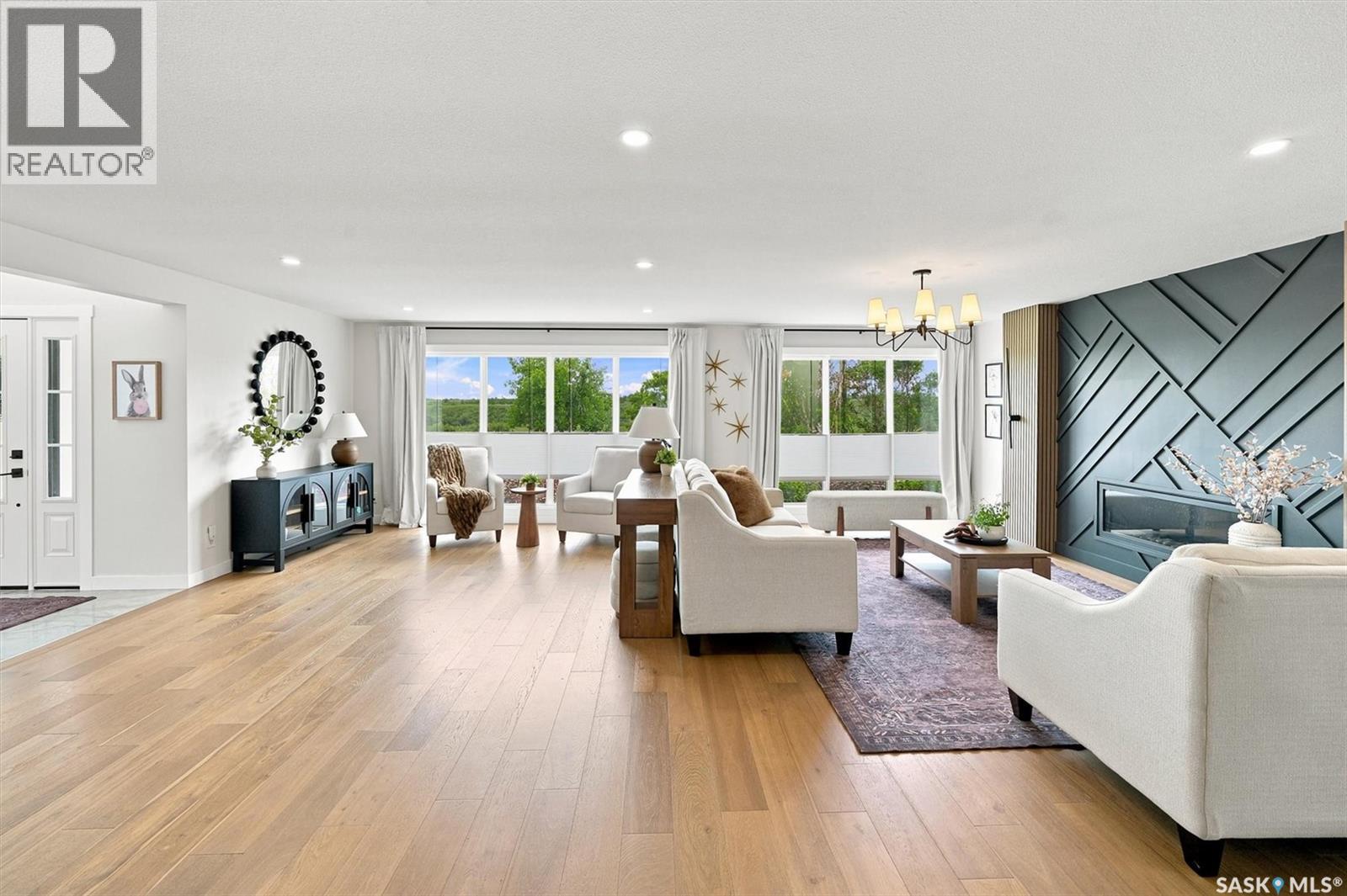 115 Whiteswan DRIVE - Image 11