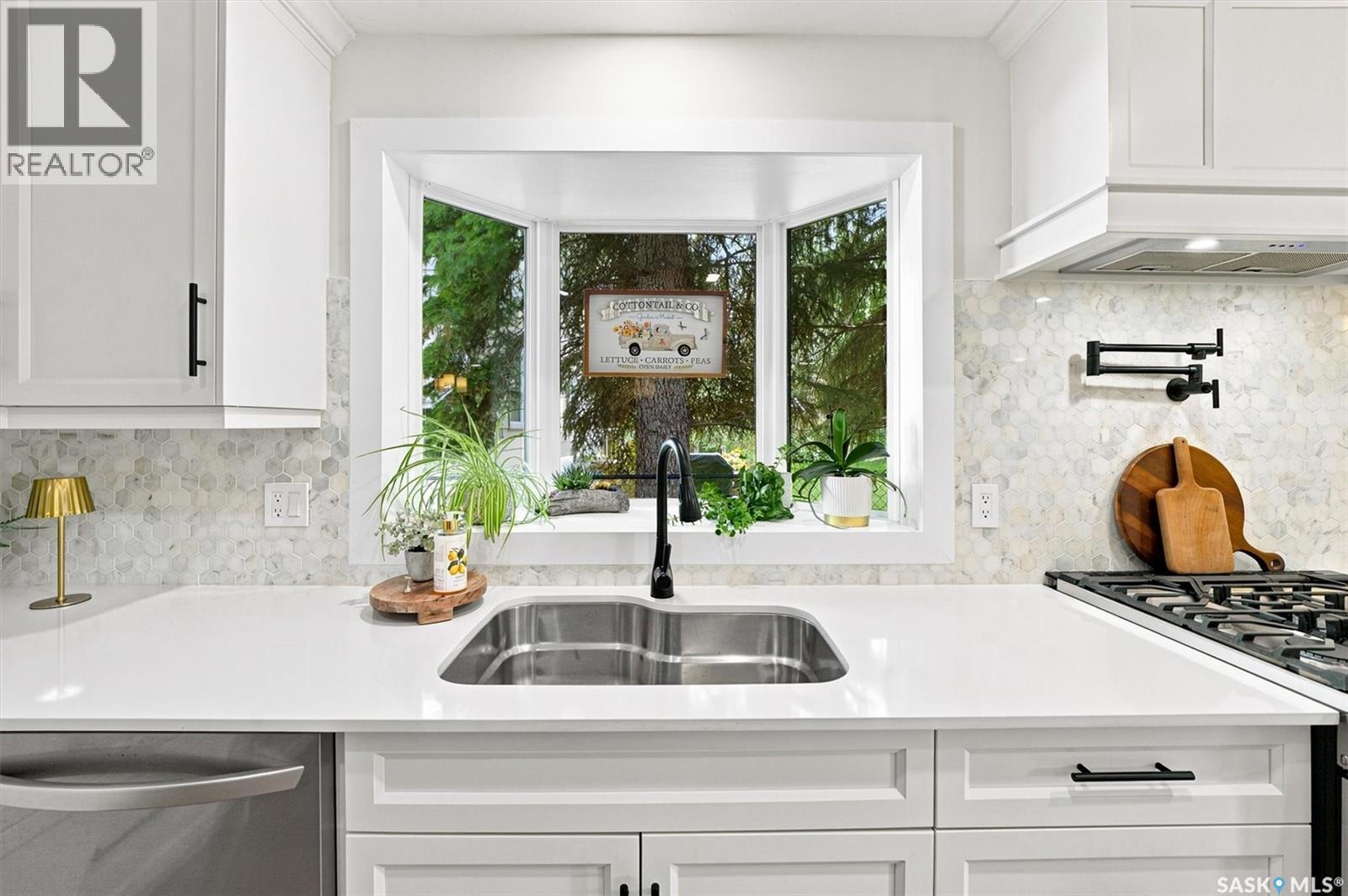 115 Whiteswan DRIVE - Image 24