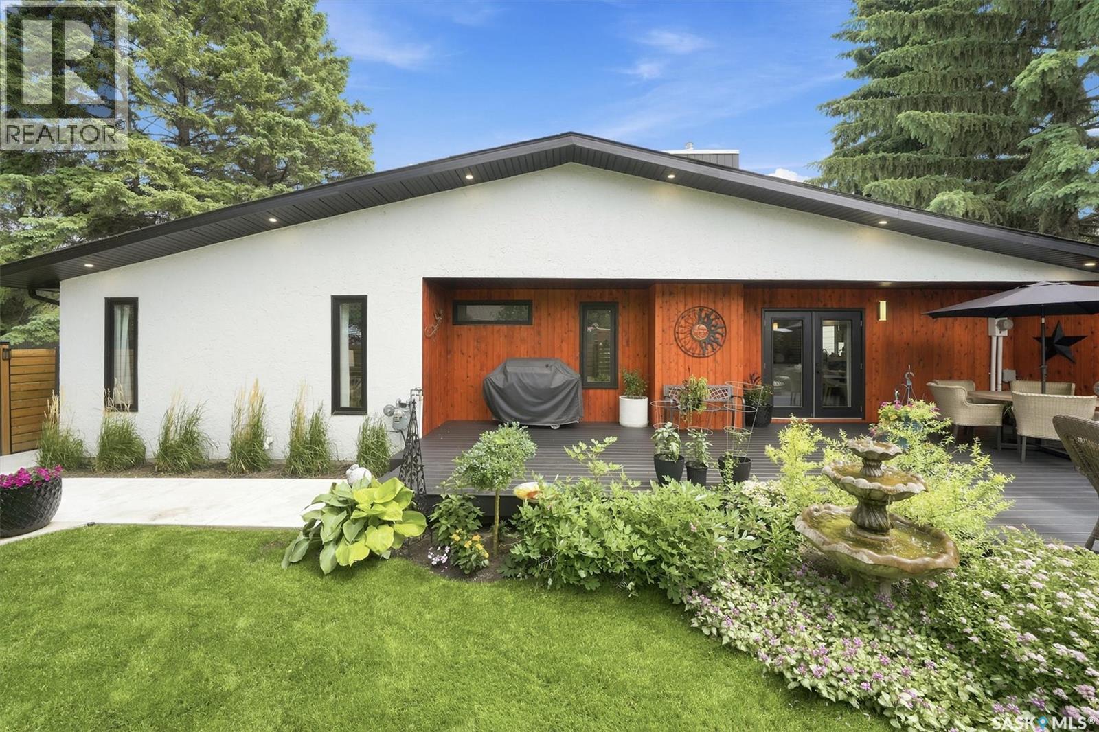 115 Whiteswan DRIVE - Image 3