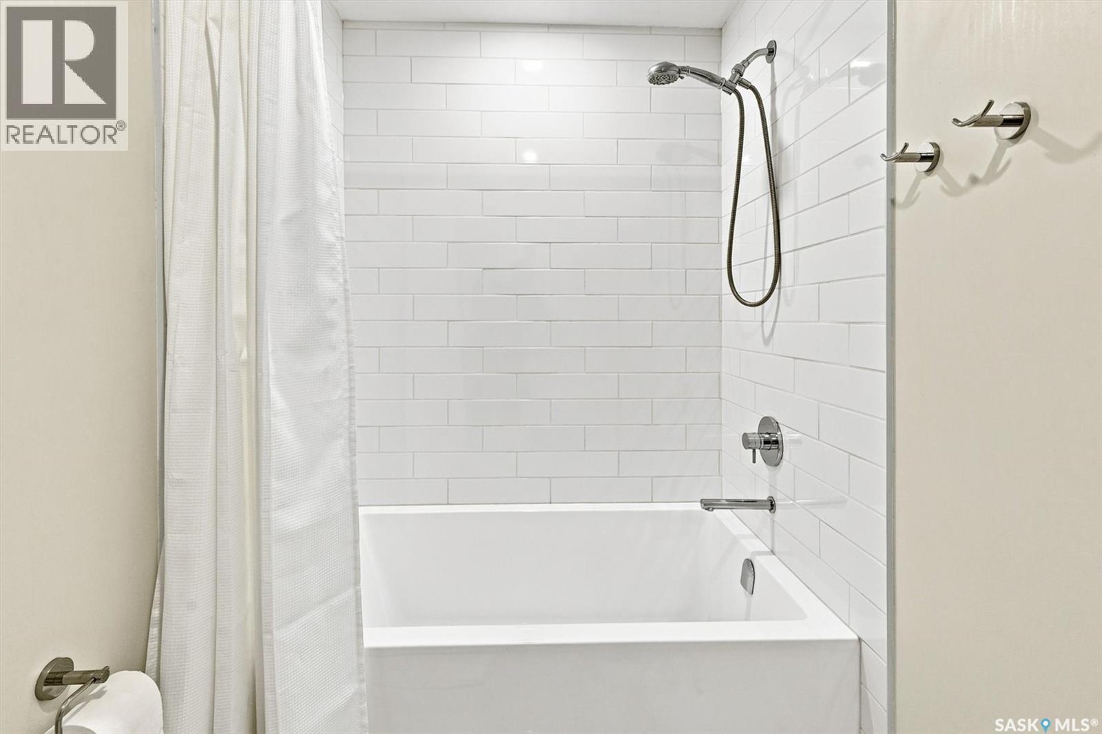 115 Whiteswan DRIVE - Image 45