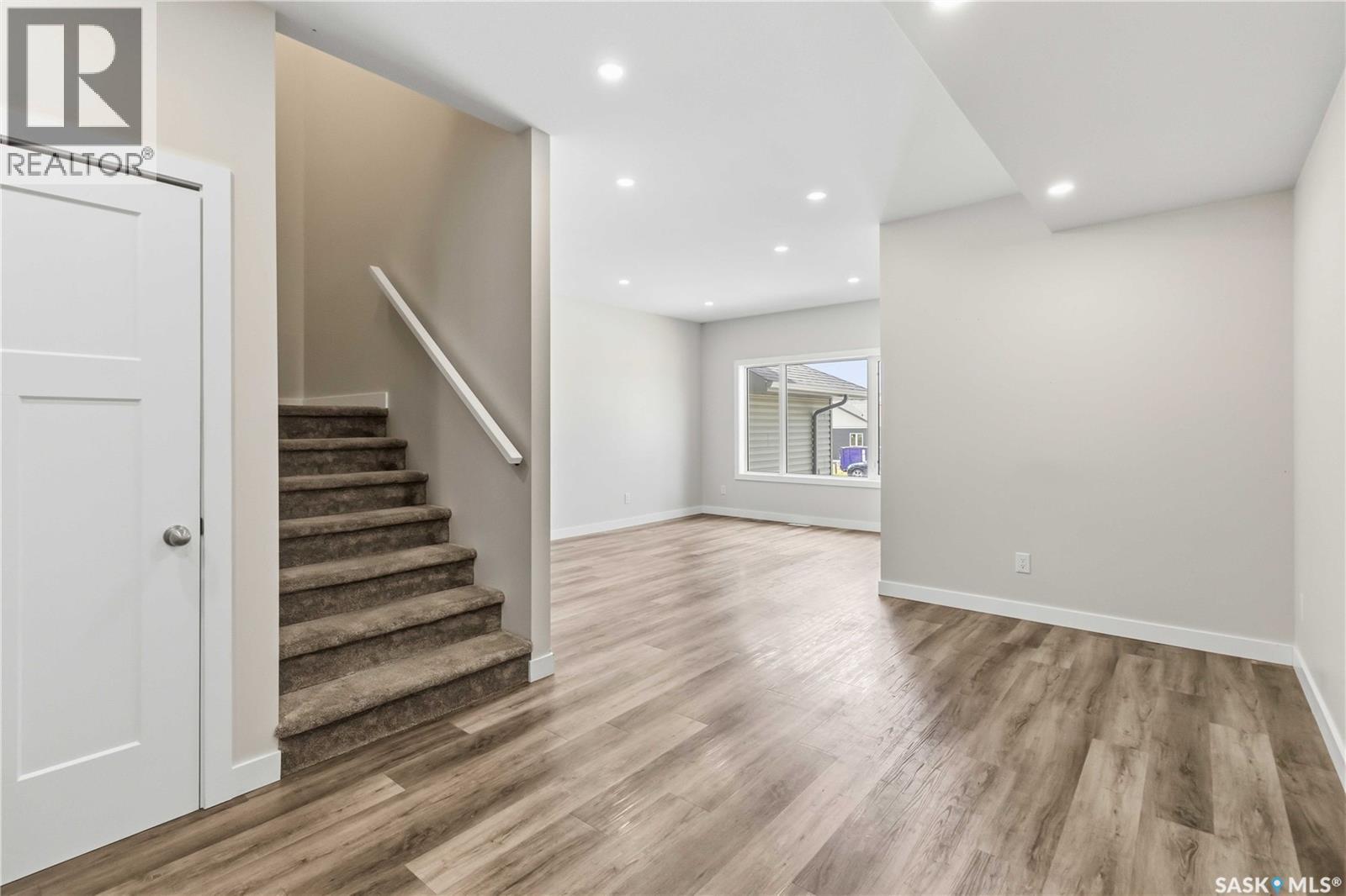 32 301 Centennial ROAD — photo 10