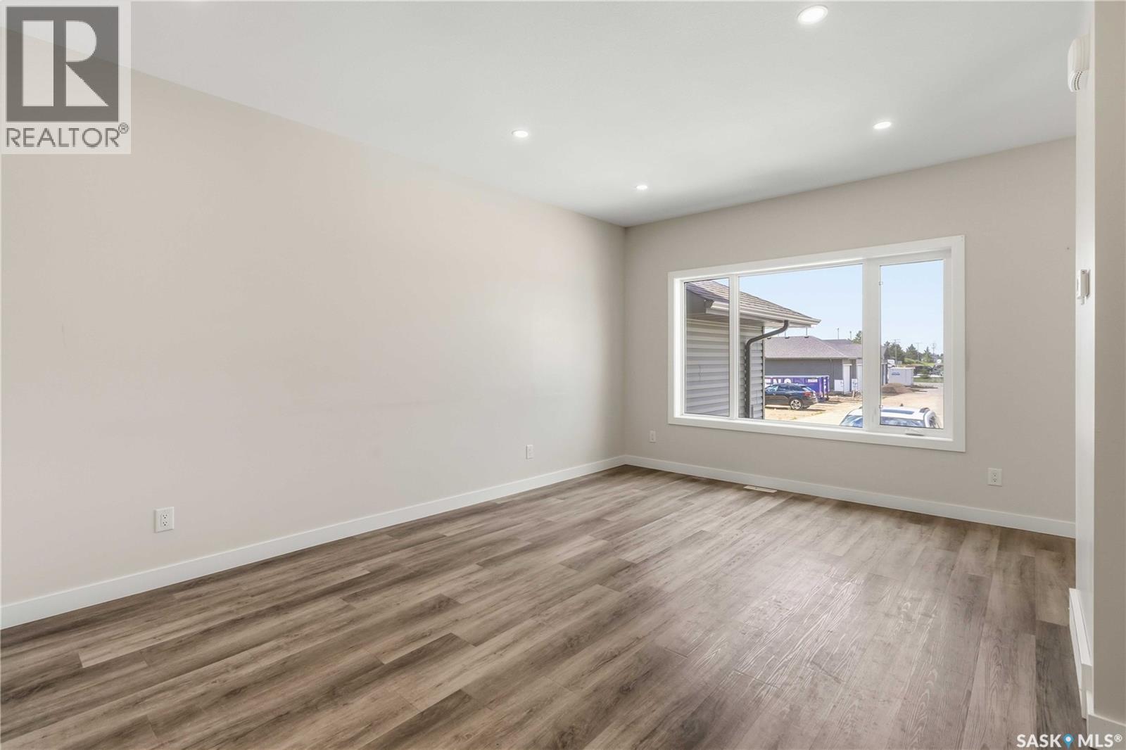 32 301 Centennial ROAD - photo 5