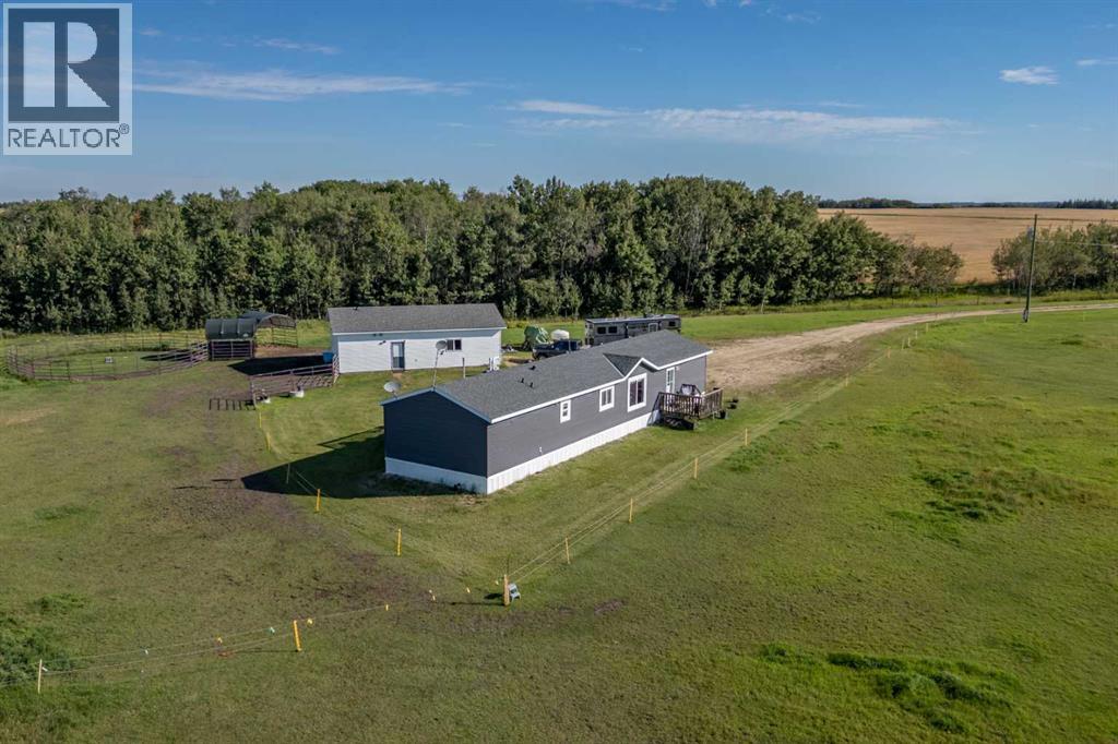 48040 Range 212 Road - 2