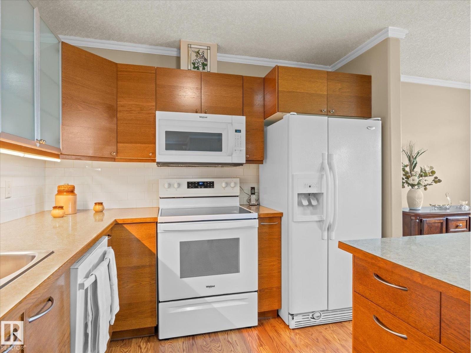 3607 42 ST - 11