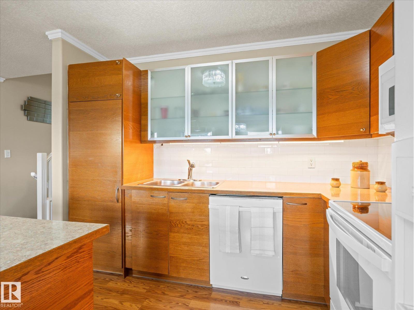 3607 42 ST - 12