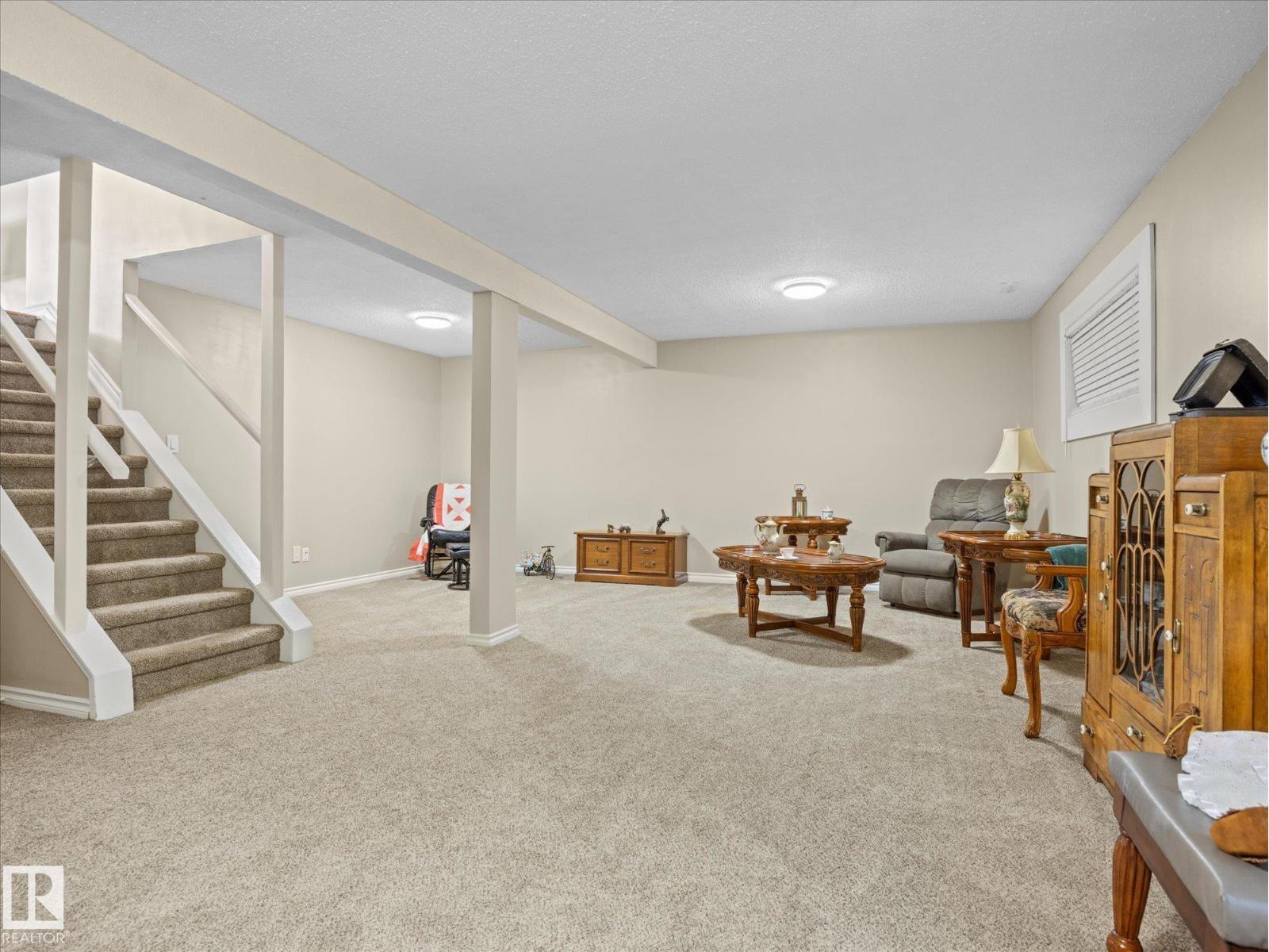 3607 42 ST - 23