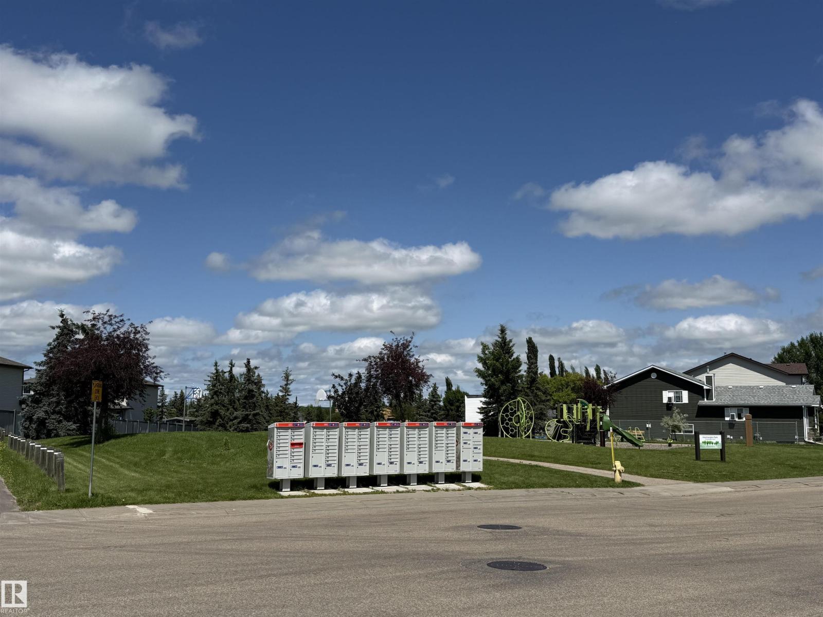 25 Heatherglen CR - 35