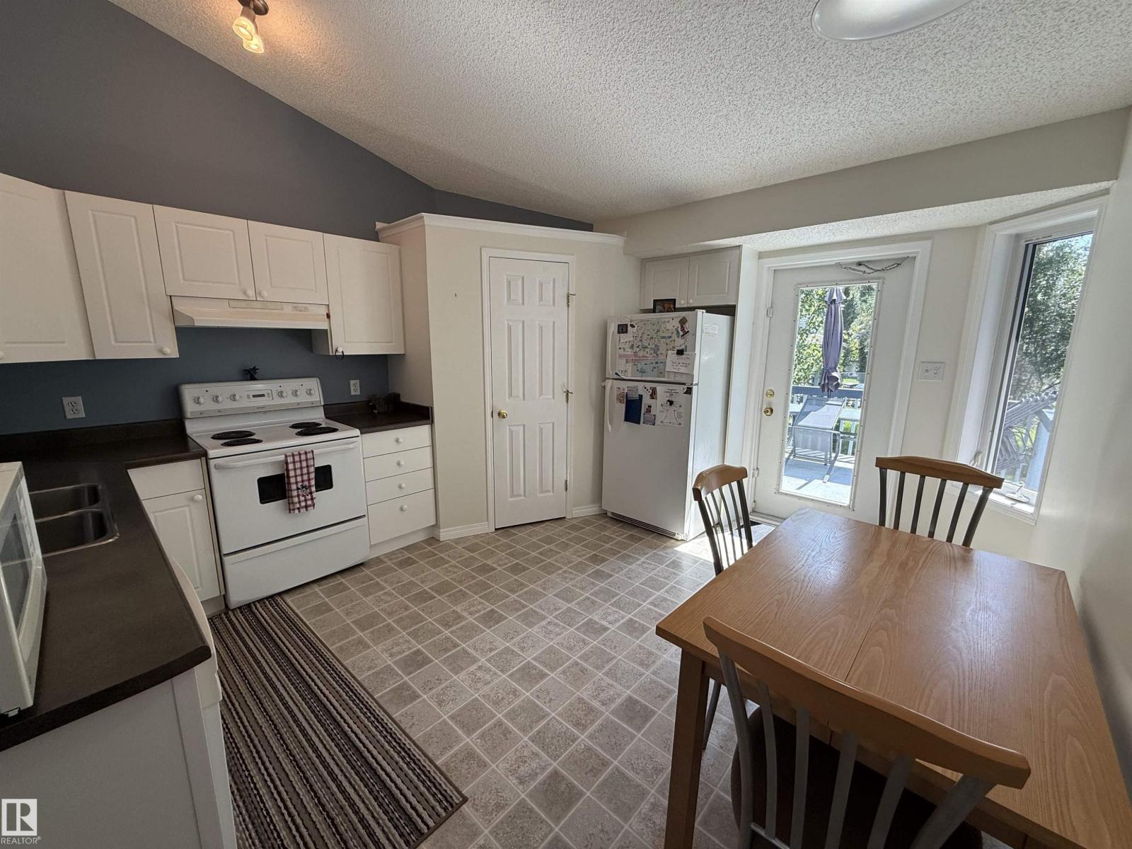25 Heatherglen CR - 8