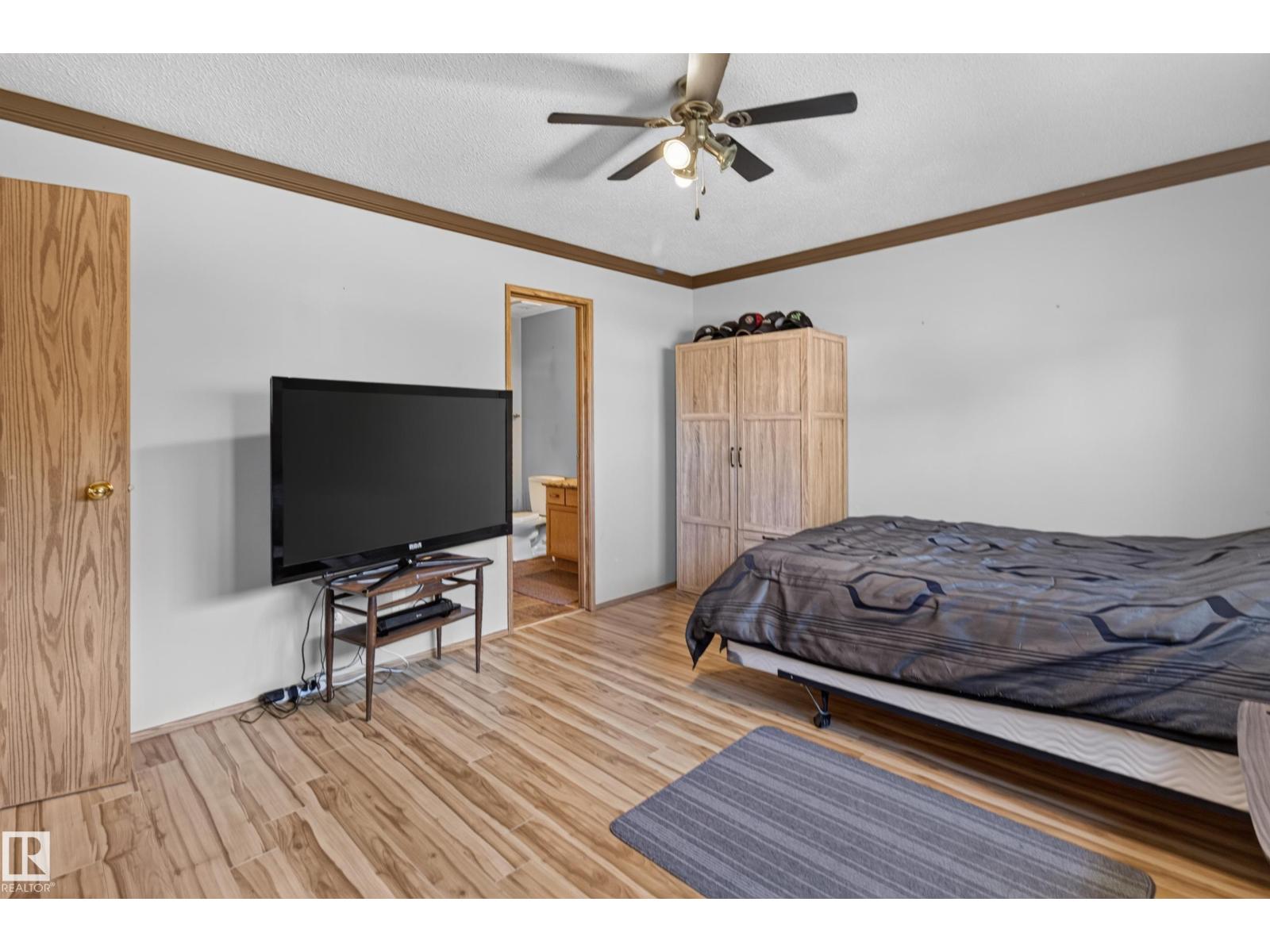 5116 52 Ave - 19