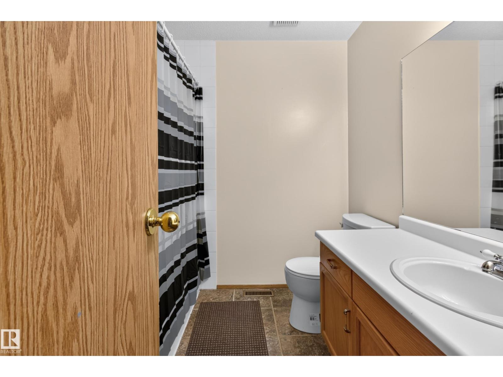 5116 52 Ave - 21