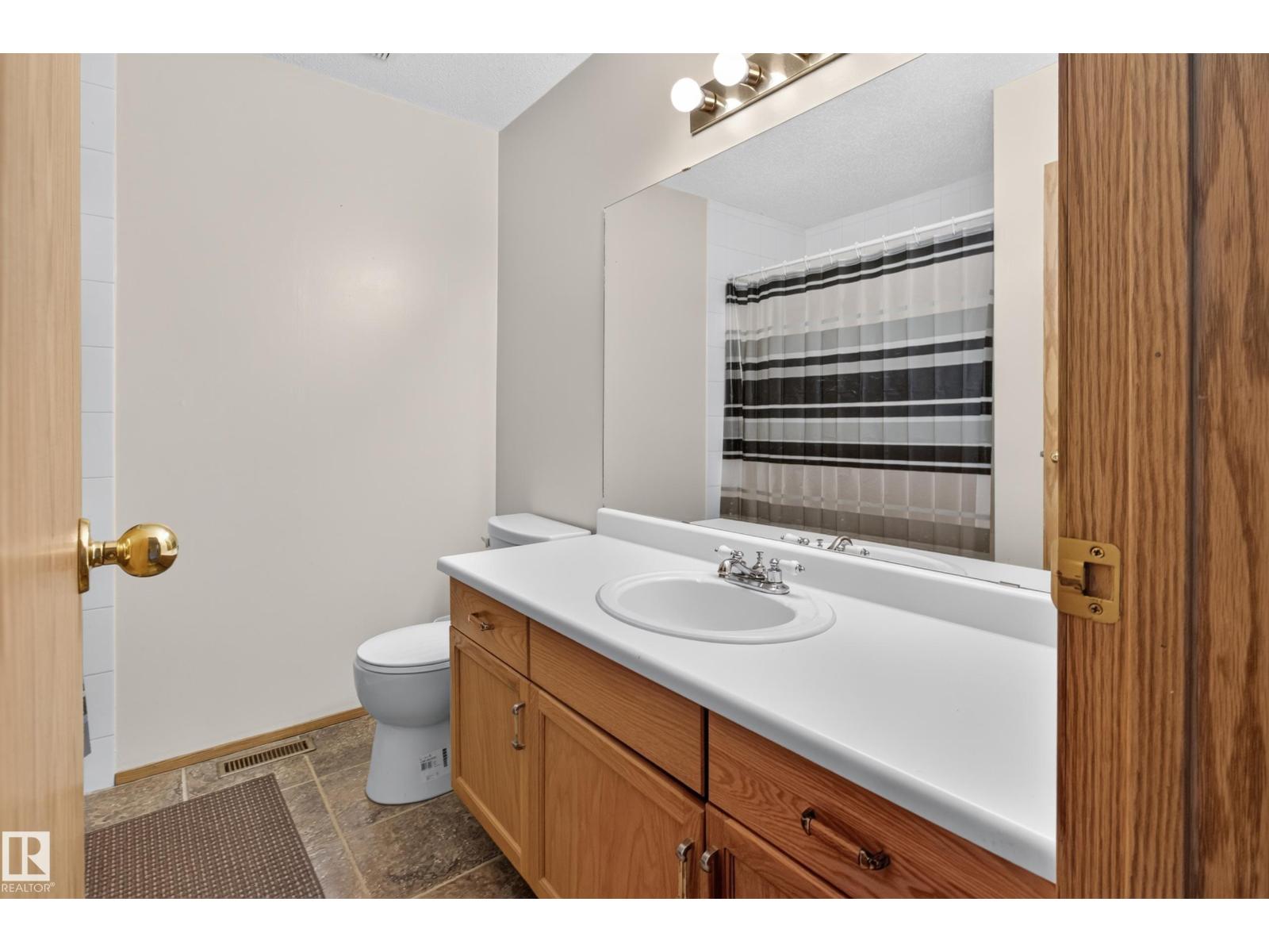 5116 52 Ave - 22