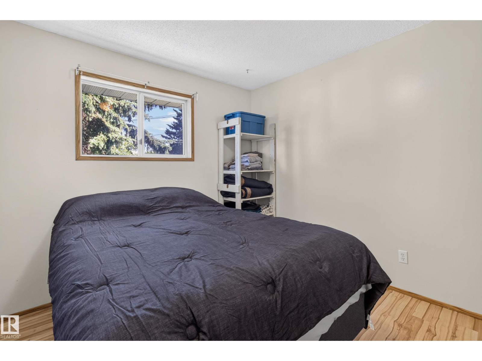 5116 52 Ave - 23