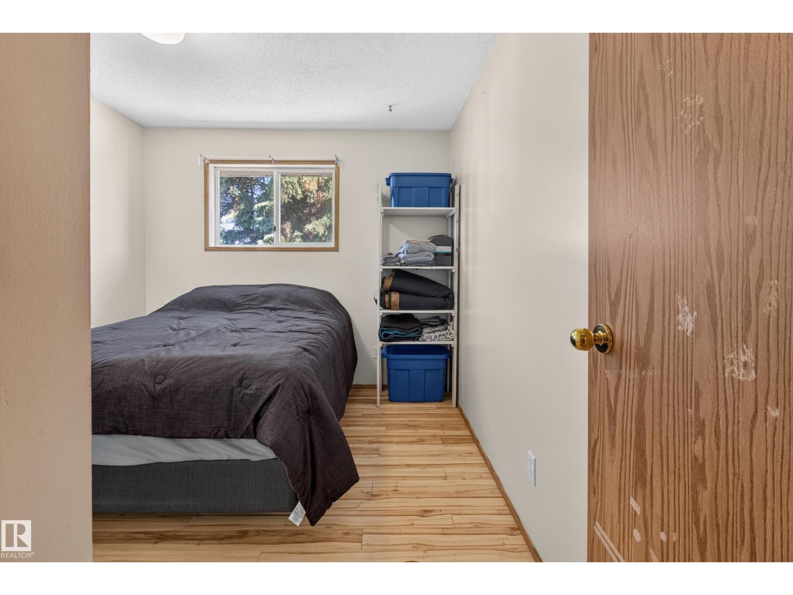 5116 52 Ave - 24