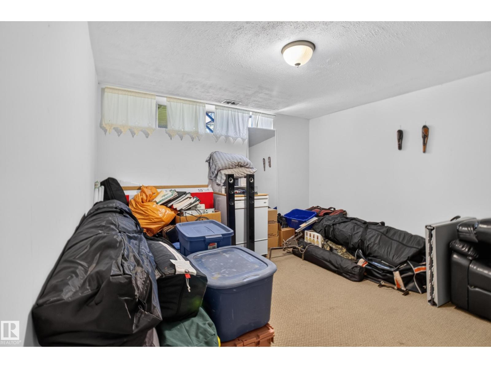 5116 52 Ave - 32